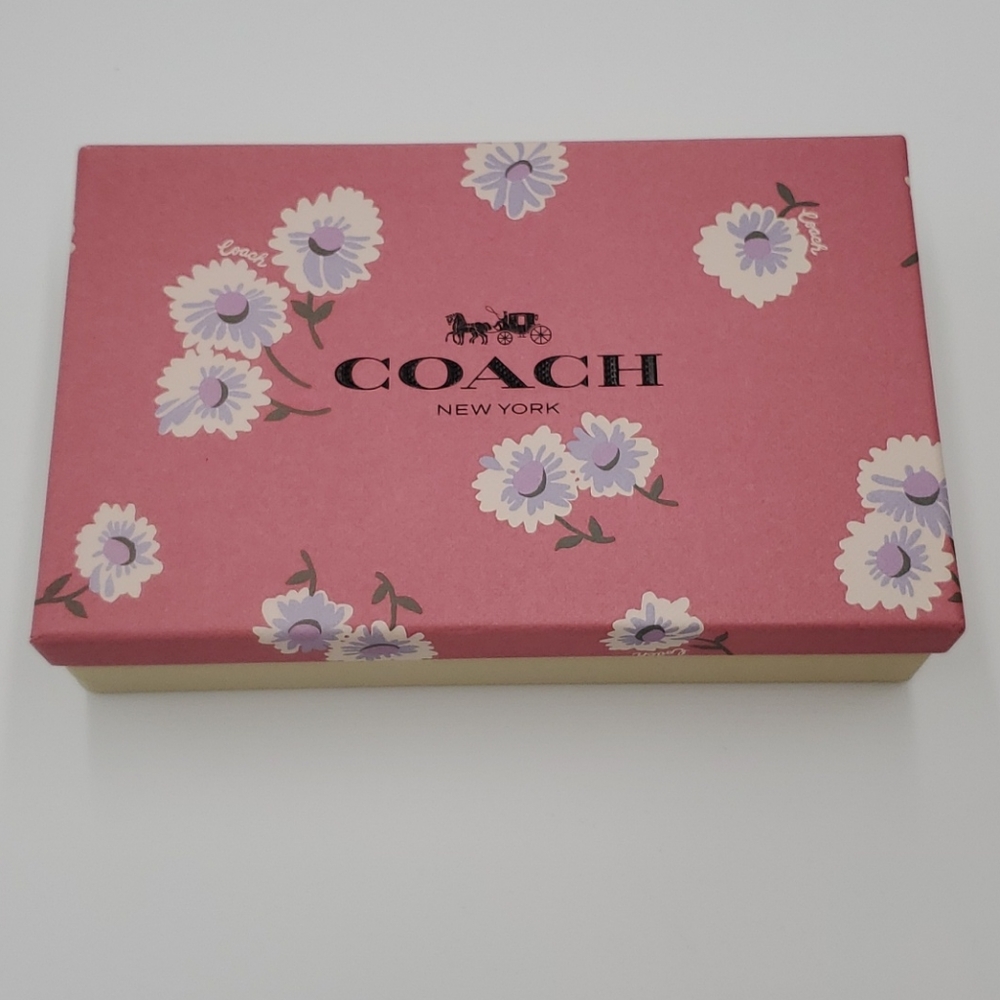 Coach Box Daisy Corner Zip w/ Charms - Picture 6 of 7